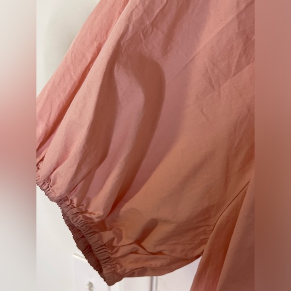 Old Navy bubble short sleeve top in pink - Picture 3 of 4